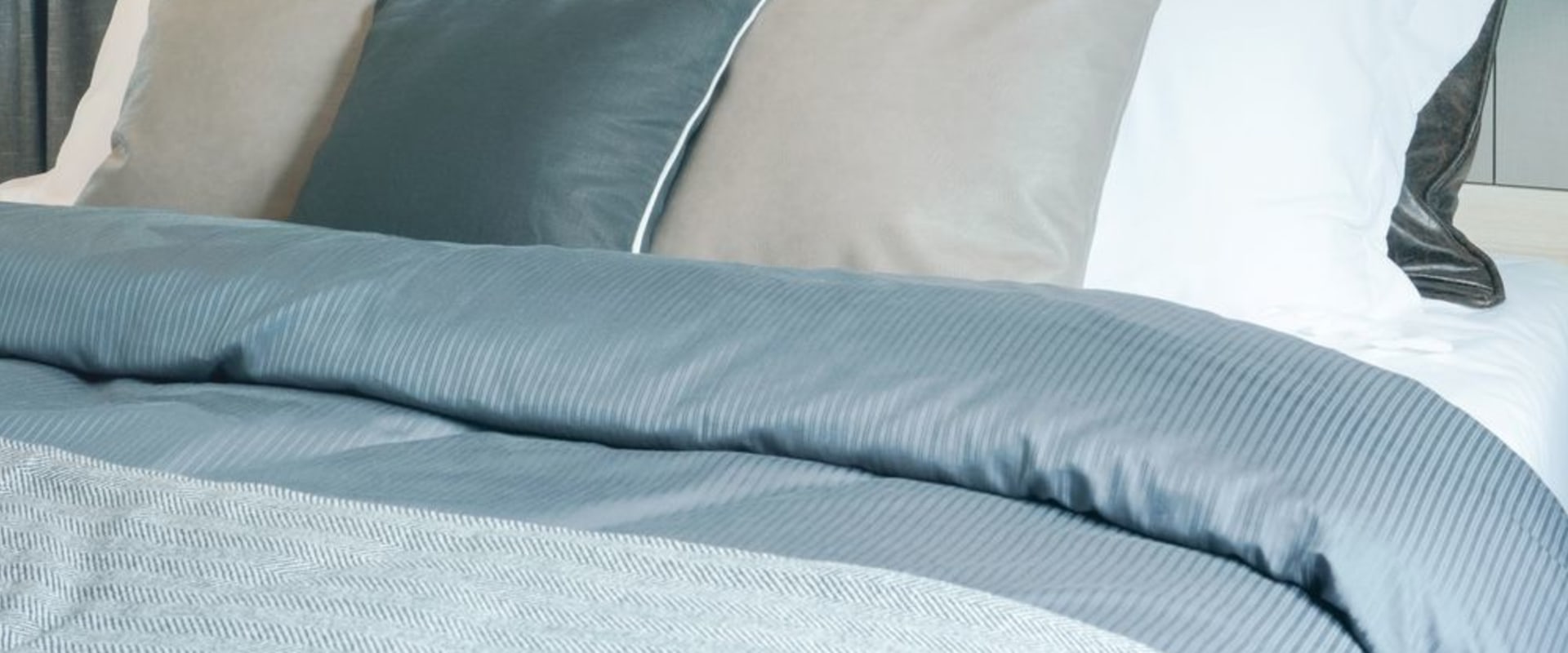 Lassen Sie Ihre Luxusbettwäsche wiederbeleben: Wichtige Reparaturtipps