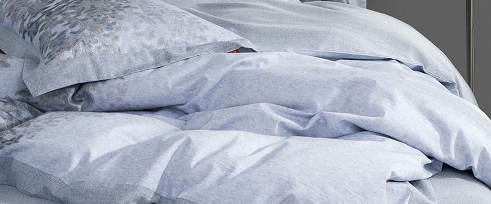 Entdecken Sie den Komfort von Polyester und Naturfasern in Luxusbettwäsche